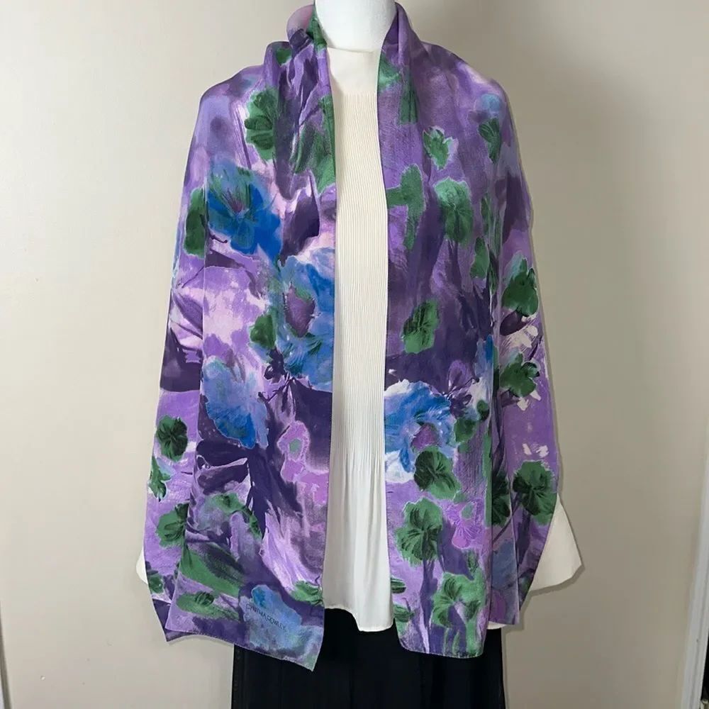 CYNTHIA ROWLEY LAVENDER PURPLE GREEN WHITE BLUE FLORAL OBLONG SCARF WRAP
